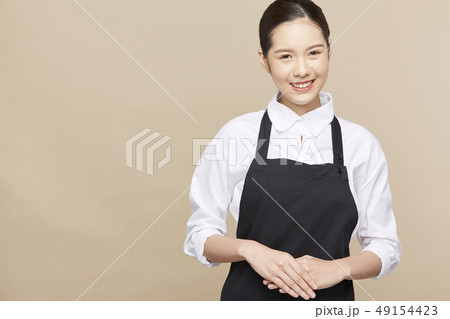 女性 カフェ 店員 女性 カフェ 店員 49154423