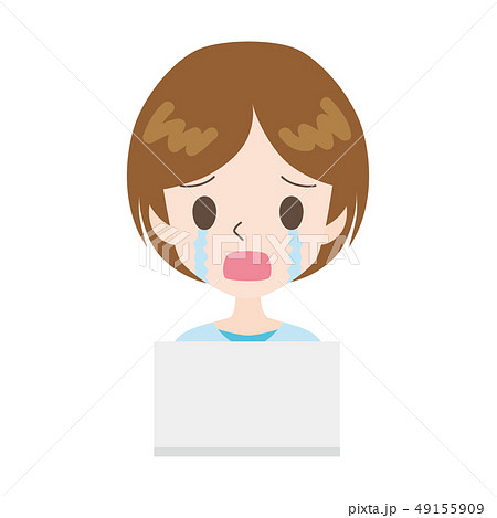 号泣しながらPCの前にいる女性 49155909