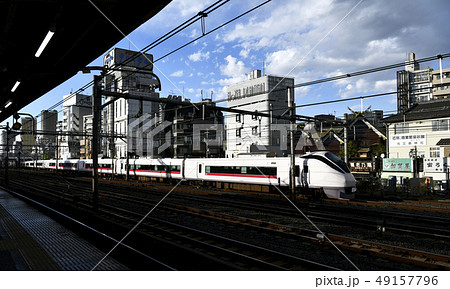 日本の東京都市景観　鶯谷のホテル街などを望む　　 49157796