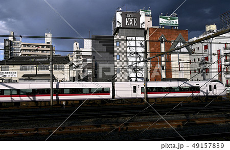 日本の東京都市景観　鶯谷のホテル街を望む　 49157839