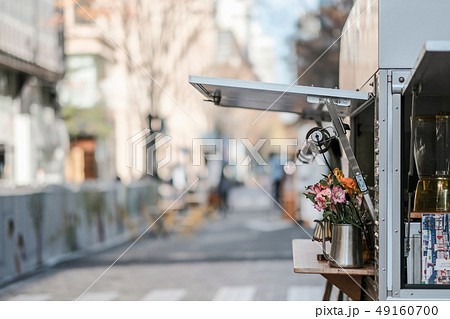 スナップ （丸の内仲通り） 49160700