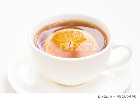 オレンジを入れた紅茶 オレンジを入れた紅茶 49165440