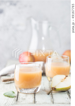 Fresh Pear Juice 49167765