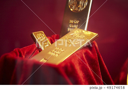 金の延べ棒　ゴールドバー 49174658
