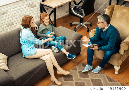 Top view of people during the psychological session Top view of people during the psychological session 49175900