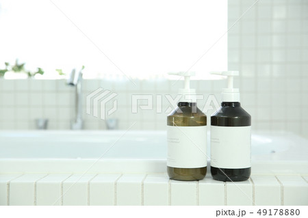 明るいお風呂 49178880