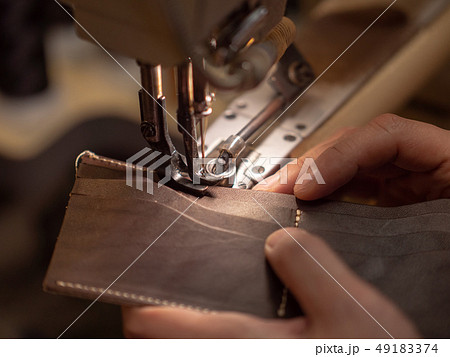 電動ミシン 職人 手作業 ハンドメイド 行程 作業工程 OEM ODM 丁寧 日本人 レザークラフト 49183374