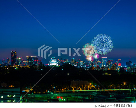 大阪城の夜景と花火 49183763