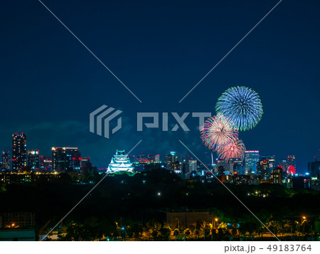 大阪城の夜景と花火 大阪城の夜景と花火 49183764