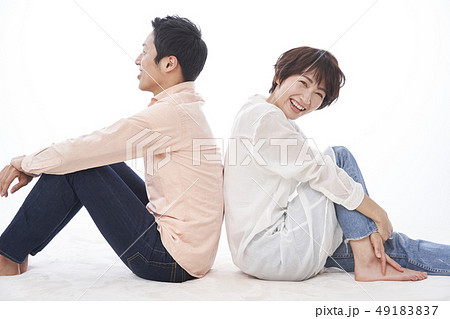 夫婦　カップル　イメージ 49183837