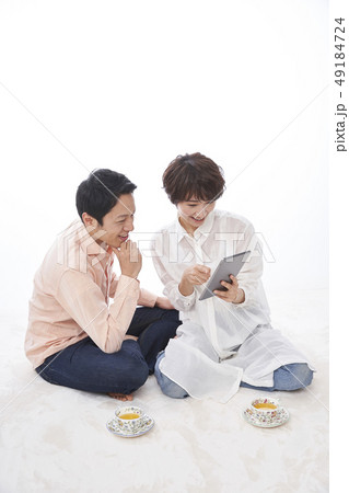 夫婦　新婚　家族 49184724