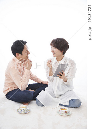 夫婦　新婚　家族 49184725
