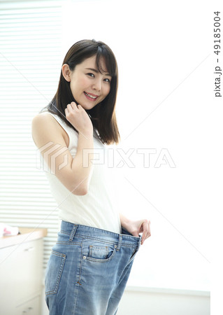 スリムな女性 スリムな女性 49185004