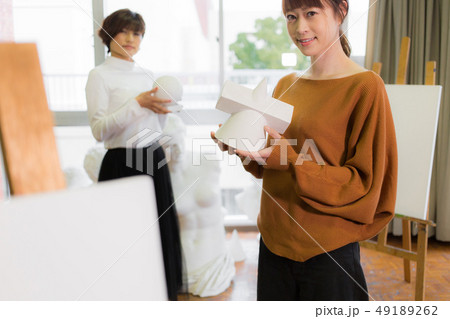 美術　アトリエ　人物デッサン 49189262