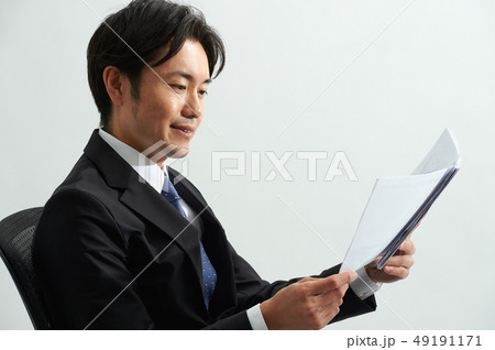 仕事をしているビジネスマン 仕事をしているビジネスマン 49191171