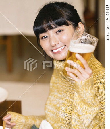女性 ライフスタイル 食事 女性 ライフスタイル 食事 49191413