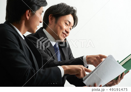 仕事をしているビジネスマン 仕事をしているビジネスマン 49191475