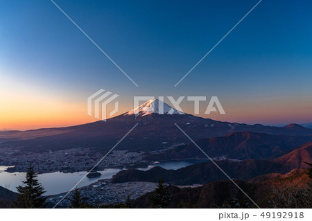 《絶景》富士山・日本の夜明け 49192918