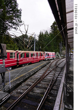 大井川鐵道井川線　奥泉駅を発車するトロッコ列車 49196811