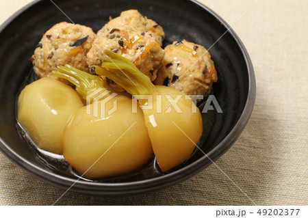 野菜と肉の煮物、鶏肉だんごとかぶの煮物、つくね団子、キクラゲ入りつくね 49202377