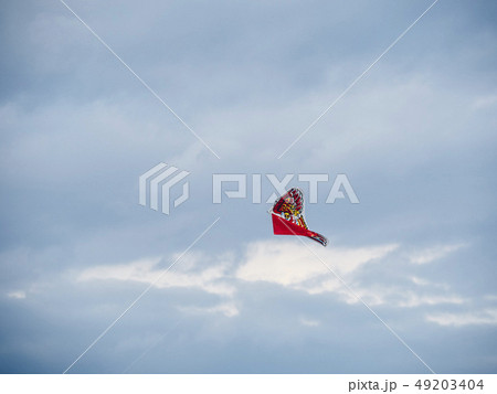 空を泳ぐ凧 空を泳ぐ凧 49203404