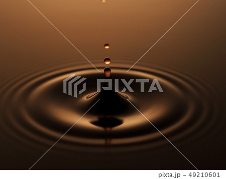 水滴の波紋 / ブラウン 水滴の波紋 / ブラウン 49210601
