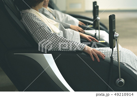 マッサージチェア 浴衣 女性 マッサージチェア 浴衣 女性 49210914