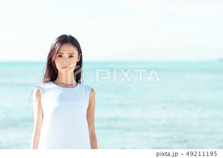 若い女性 若い女性 49211195