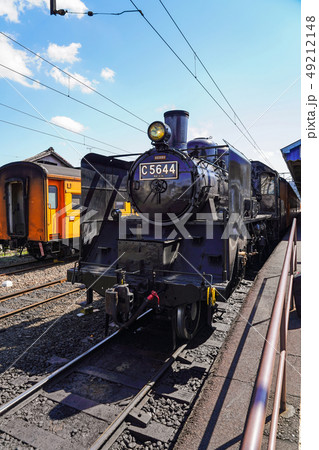 大井川鐵道　新金谷駅に停車中のSL、C5644 49212148