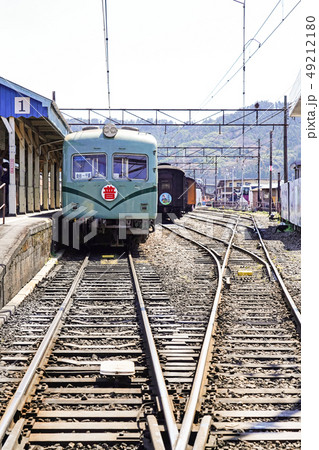 大井川鐵道　新金谷駅に停車中の21000形電車 49212180