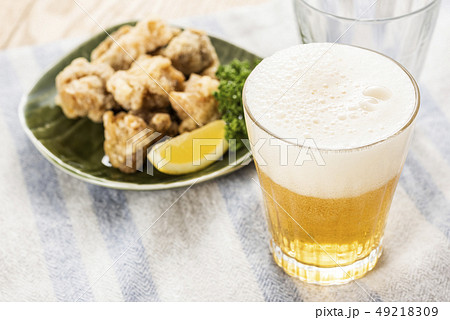 ノンアルコールビールと唐揚げ 49218309