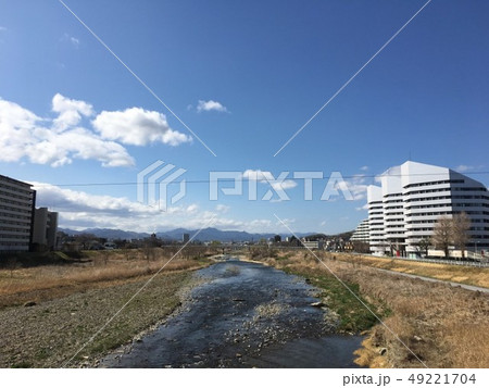 八王子大和田橋から快晴の空とあさ川 八王子大和田橋から快晴の空とあさ川 49221704