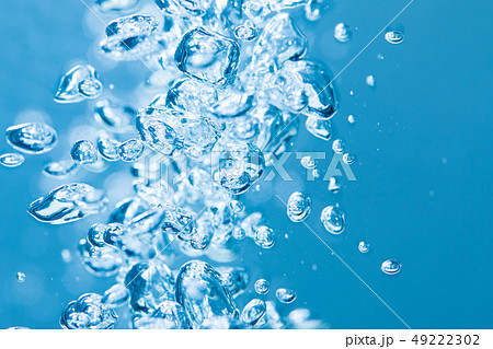 水中の泡の写真素材