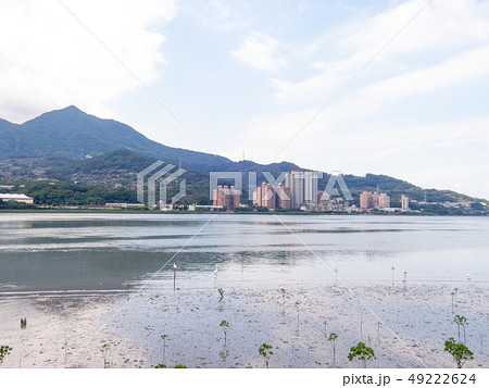 台湾　淡水と観音山（淡水富士） 49222624