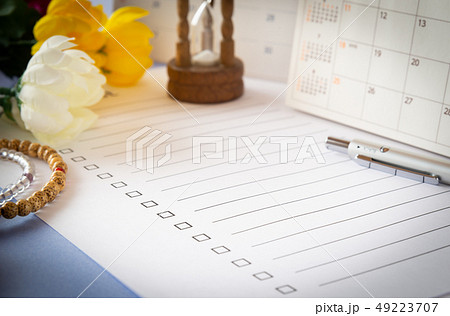 家族の死後の手続き　スケジュール　身内の死後の手続き　行政手続き　カレンダー 49223707