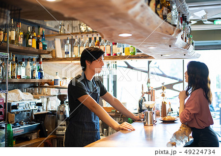 カフェ コーヒー OL ビジネスウーマン 店員 カフェ コーヒー OL ビジネスウーマン 店員 49224734