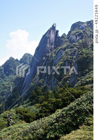 宮之浦岳のローソク岩 49225649