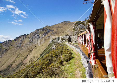 リューヌ山の登山鉄道 49226014