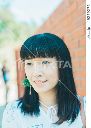 女性 メス 女の人 49229276