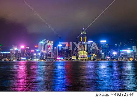 香港 ビクトリアハーバー 夜景 曇天 香港 ビクトリアハーバー 夜景 曇天 49232244