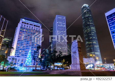 香港 中環(セントラル) 皇后像廣場 高層ビル群 夜景 曇天 香港 中環(セントラル) 皇后像廣場 高層ビル群 夜景 曇天 49232257