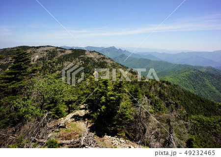 大峰山から釈迦ヶ岳方面の尾根 大峰山から釈迦ヶ岳方面の尾根 49232465