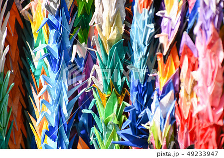 千羽鶴と折り紙 お願い事の写真素材