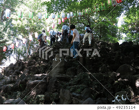 小野照崎神社の下谷坂本の富士塚（お山開き当日） 49235114