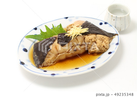 煮魚、子持ちカレイの煮付け 49235348