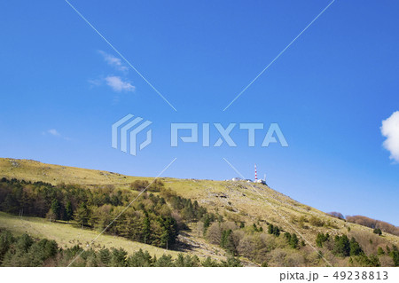 リューヌ山の登山鉄道から見た頂上駅 リューヌ山の登山鉄道から見た頂上駅 49238813