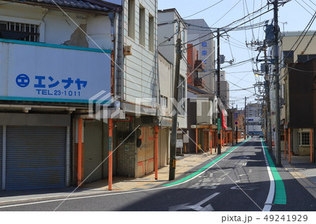 島根県松江市の松江大橋(大橋南詰)から南側の白潟本町(大橋通り)方面を見る 49241929