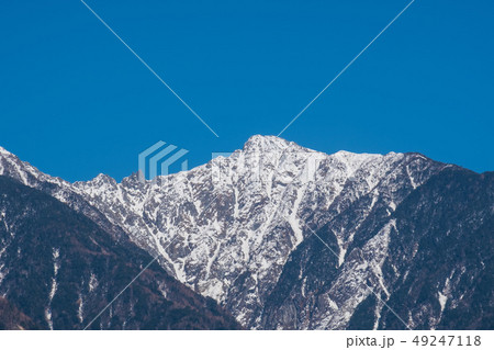 写真素材:木曽駒ヶ岳 冠雪 青空 快晴 信州 中央アルプス コピースペース 写真素材:木曽駒ヶ岳 冠雪 青空 快晴 信州 中央アルプス コピースペース 49247118