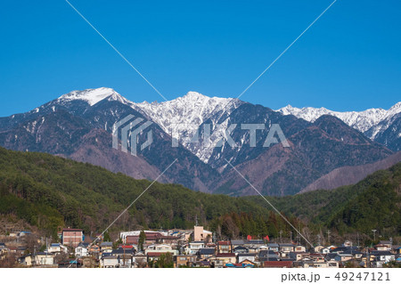写真素材:木曽駒ヶ岳 冠雪 青空 快晴 信州 中央アルプス コピースペース 写真素材:木曽駒ヶ岳 冠雪 青空 快晴 信州 中央アルプス コピースペース 49247121