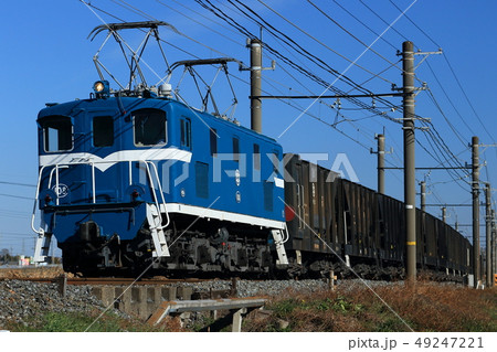 秩父鉄道　デキ108牽引の鉱石貨物列車 49247221